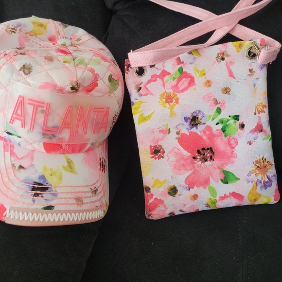 Snapback cap with ATLANTA on it with roses and crossbody bag to match. Pink - Picture 3 of 4